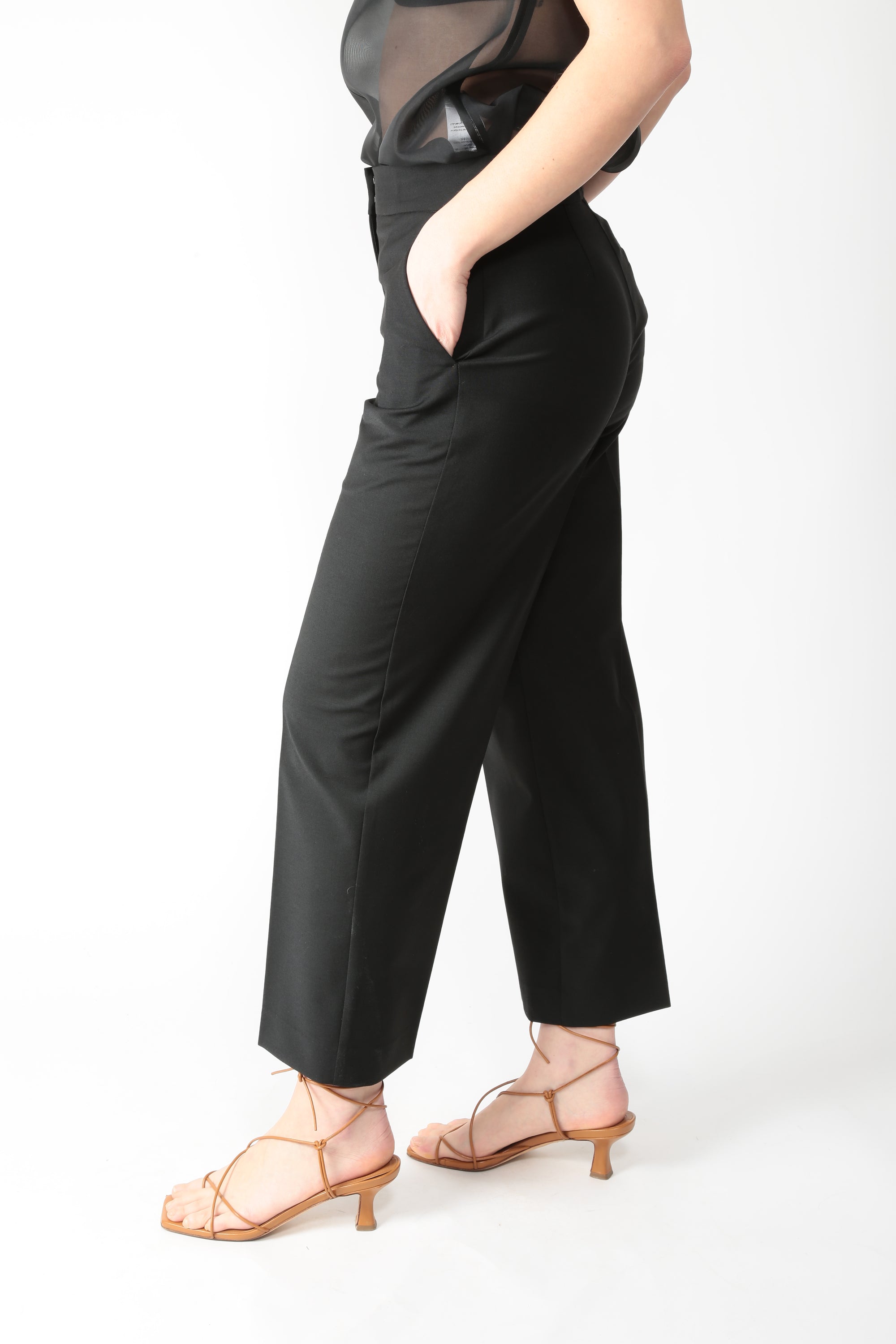 https://admin.shopify.com/store/gulieshop/products/15866800111965#:~:text=https%3A//www.gulieshop.it%20%E2%80%BA%20products%20%E2%80%BA%20meimeij%2Dpantalone%2Dfresco%2Ddi%2Dlana%2Dm6ph07%2D1