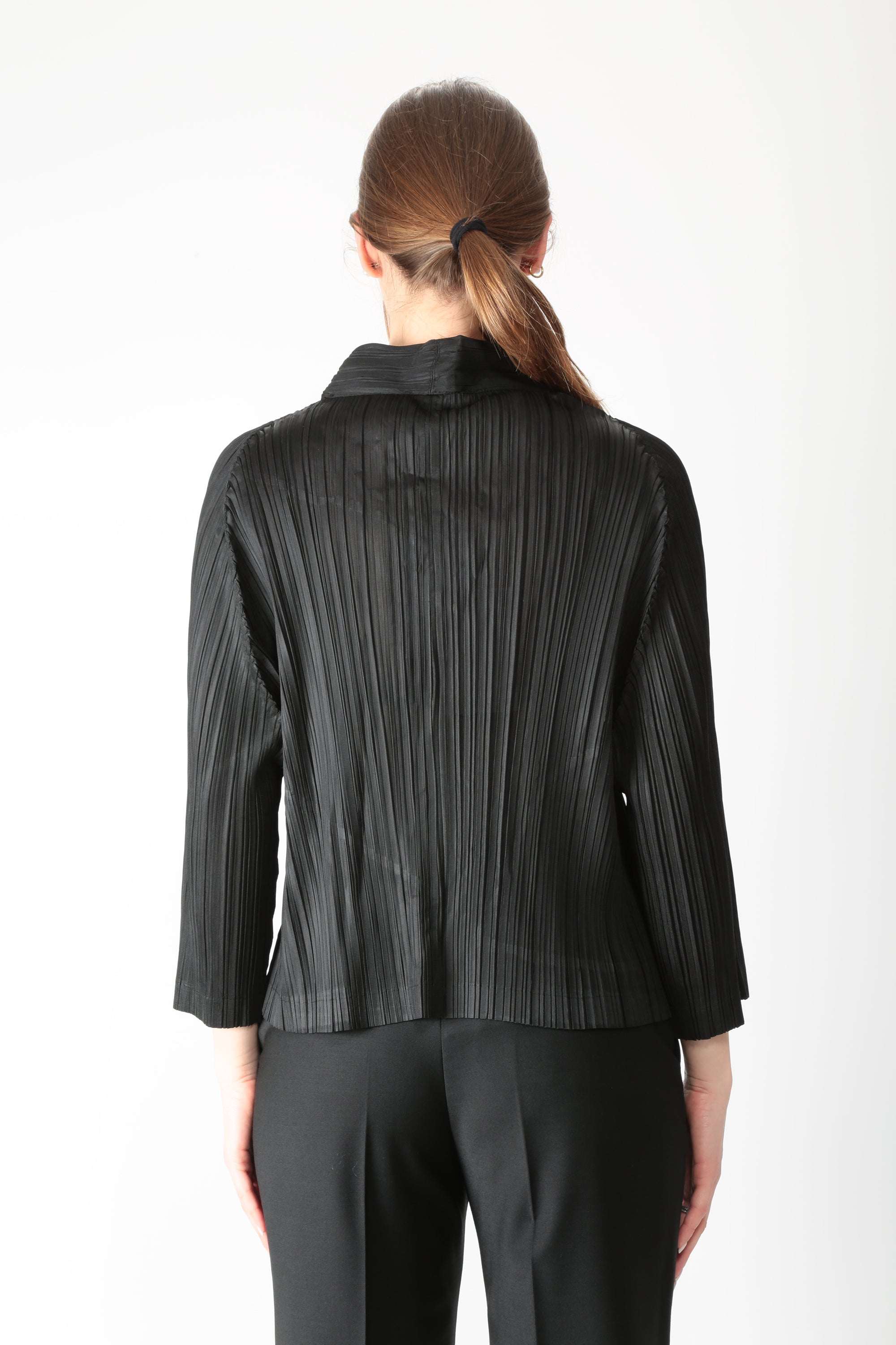 https://admin.shopify.com/store/gulieshop/products/15866795327837#:~:text=https%3A//www.gulieshop.it%20%E2%80%BA%20products%20%E2%80%BA%20meimeij%2Dcardigan%2Dplisse%2Dm6py26