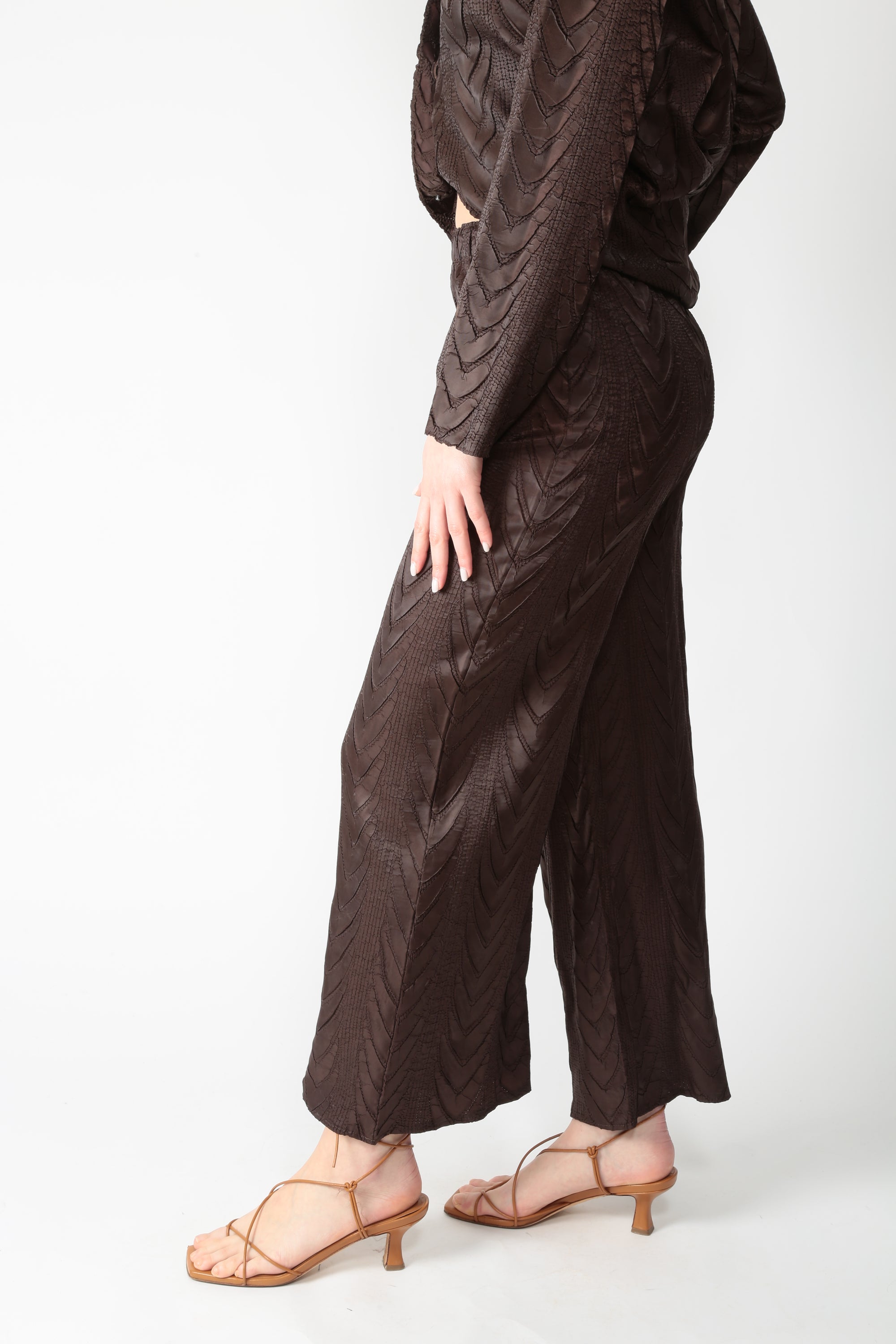https://admin.shopify.com/store/gulieshop/products/15866795229533#:~:text=https%3A//www.gulieshop.it%20%E2%80%BA%20products%20%E2%80%BA%20meimeij%2Dpantalone%2Dampio%2Dm6py02%2D1
