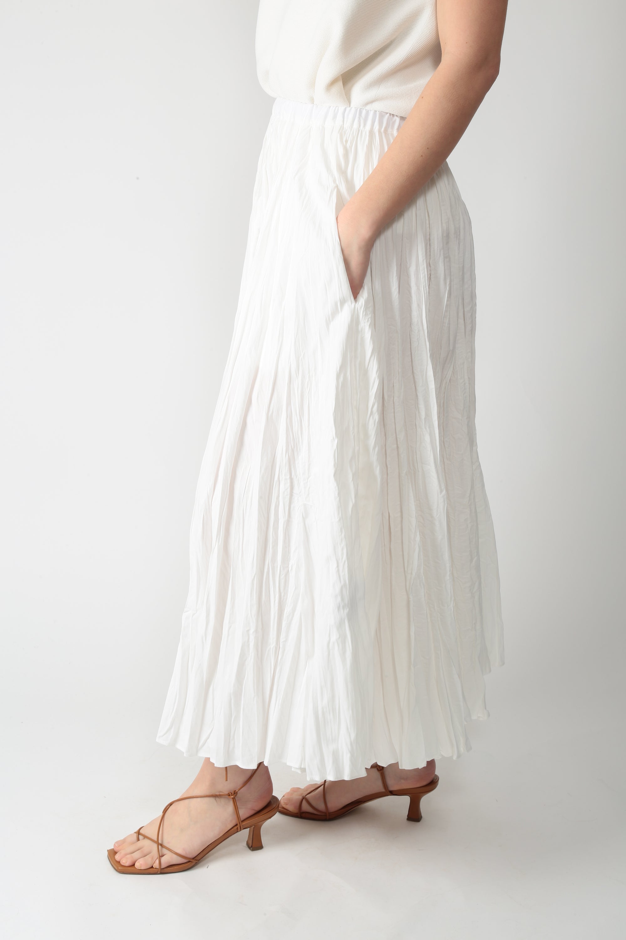 https://admin.shopify.com/store/gulieshop/products/15866795360605#:~:text=https%3A//www.gulieshop.it%20%E2%80%BA%20products%20%E2%80%BA%20meimeij%2Dgonna%2Darricciata%2Dm6pae1%2D1