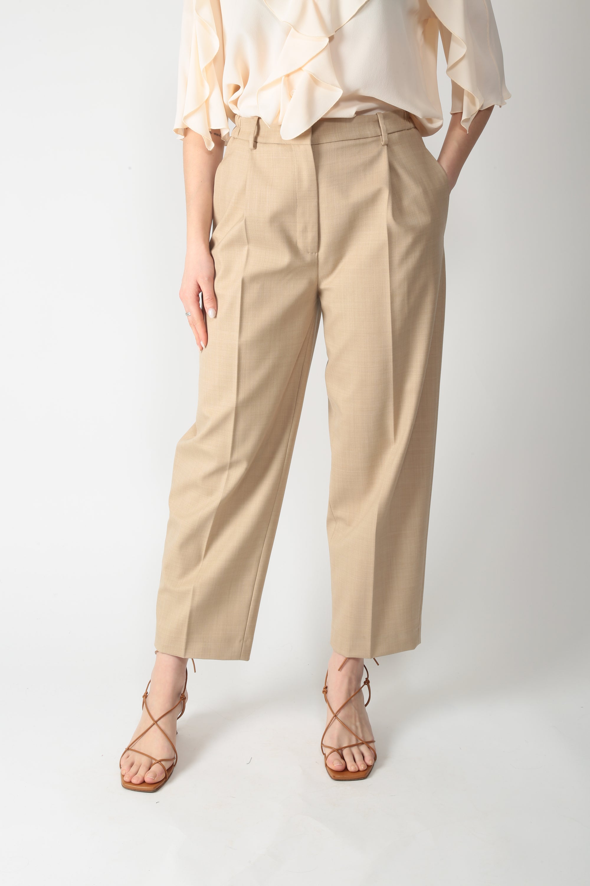 https://admin.shopify.com/store/gulieshop/products/15877226922333#:~:text=https%3A//www.gulieshop.it%20%E2%80%BA%20products%20%E2%80%BA%20l%2Dconti%2Dpantalone%2Din%2Dfresco%2Ddi%2Dlana%2Dalexander%2Df6sn34