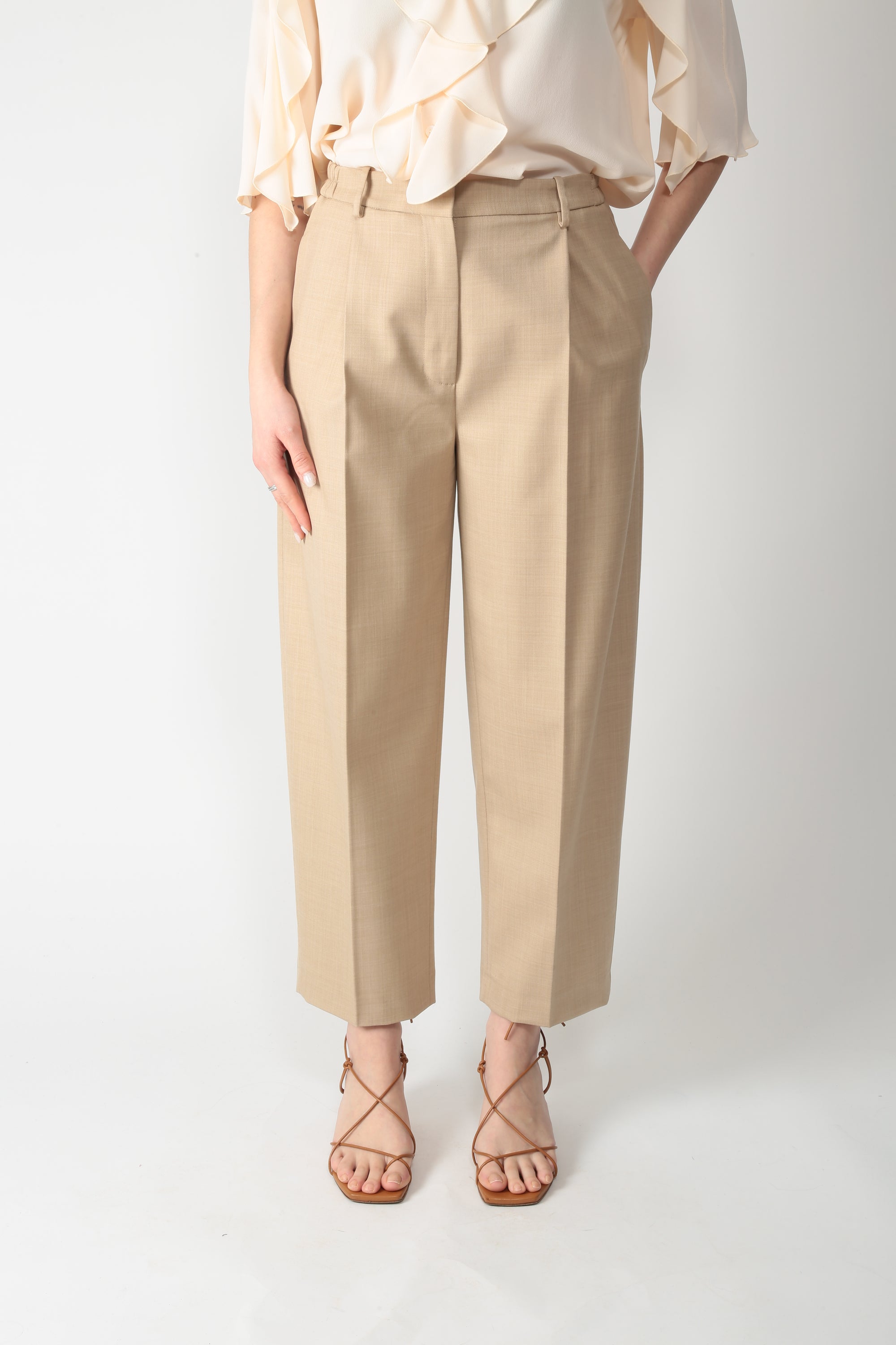 https://admin.shopify.com/store/gulieshop/products/15877226922333#:~:text=https%3A//www.gulieshop.it%20%E2%80%BA%20products%20%E2%80%BA%20l%2Dconti%2Dpantalone%2Din%2Dfresco%2Ddi%2Dlana%2Dalexander%2Df6sn34
