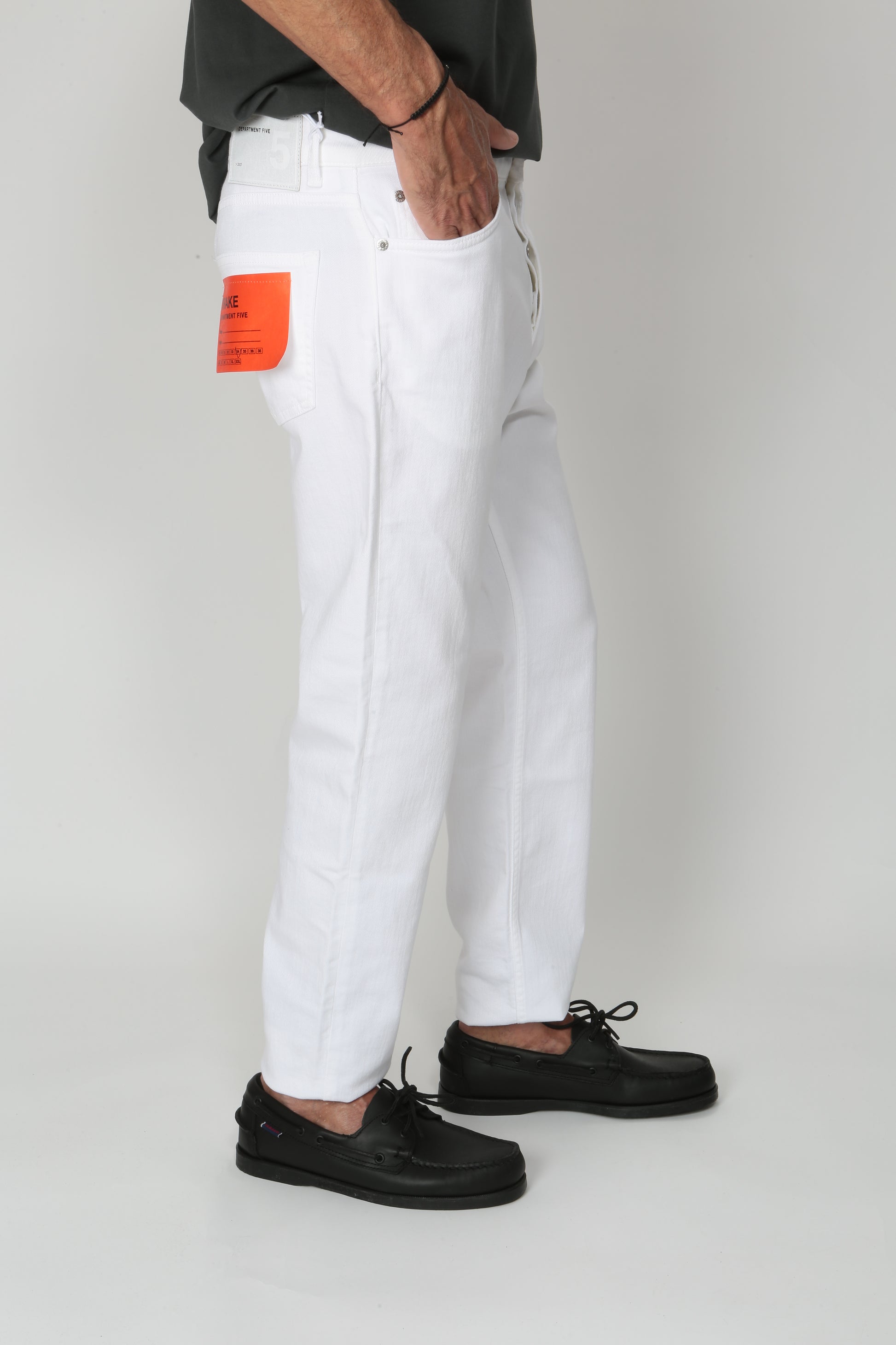 https://admin.shopify.com/store/gulieshop/products/15376235331933#:~:text=https%3A//www.gulieshop.it%20%E2%80%BA%20products%20%E2%80%BA%20department%2D5%2Djeans%2Ddrake%2Dup51750d1ds0004376