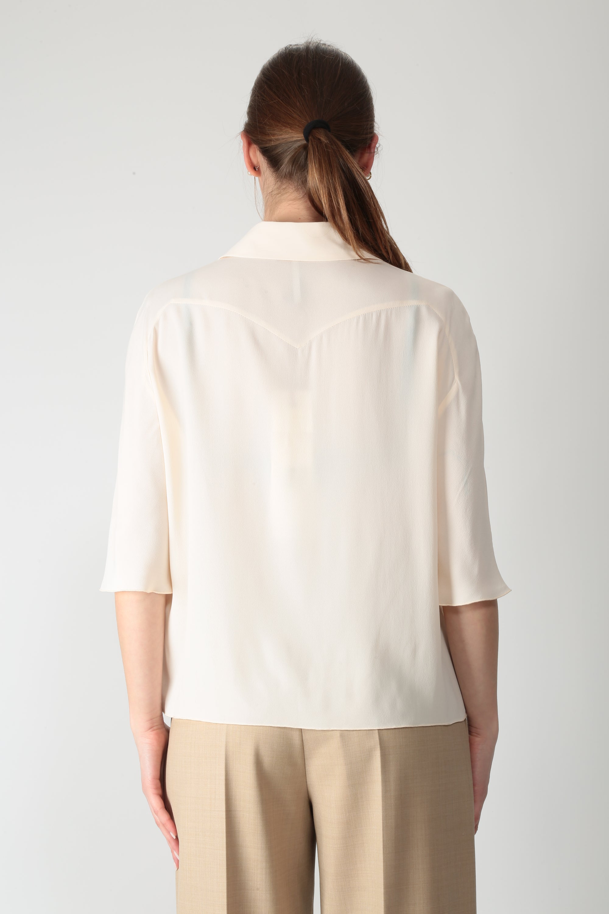 https://admin.shopify.com/store/gulieshop/products/15877227086173#:~:text=https%3A//www.gulieshop.it%20%E2%80%BA%20products%20%E2%80%BA%20l%2Dconti%2Dcamicia%2Dcon%2Drouge%2Dcheryl%2Dfs6t10