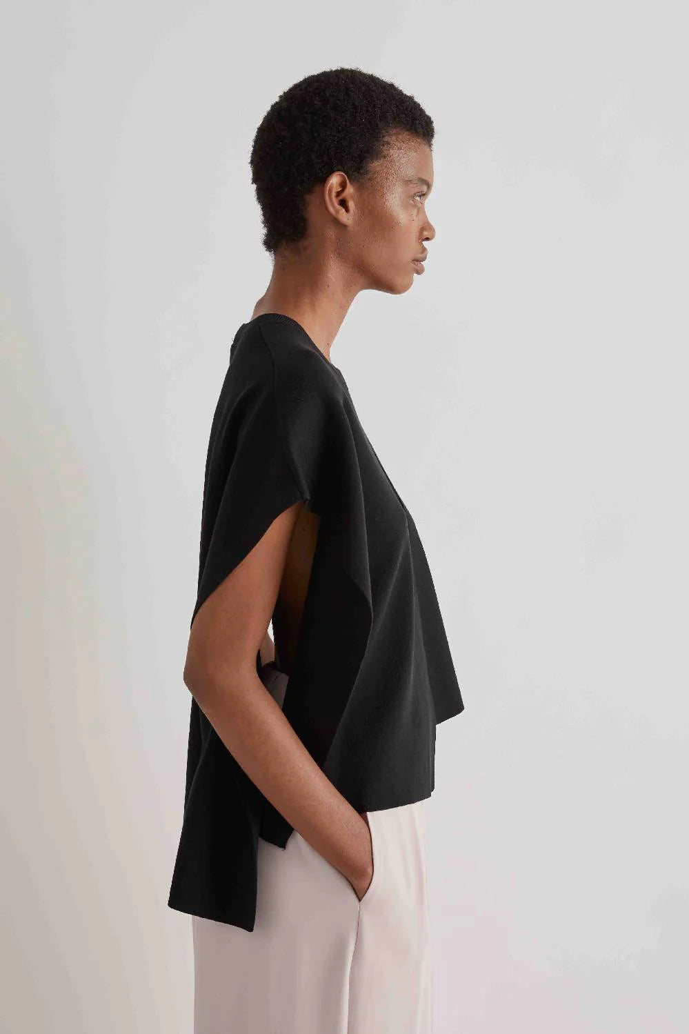 https://admin.shopify.com/store/gulieshop/products/16223067406685#:~:text=https%3A//www.gulieshop.it%20%E2%80%BA%20products%20%E2%80%BA%20meimeij%2Dmaglia%2Dasimmetrica%2Dm6pz51