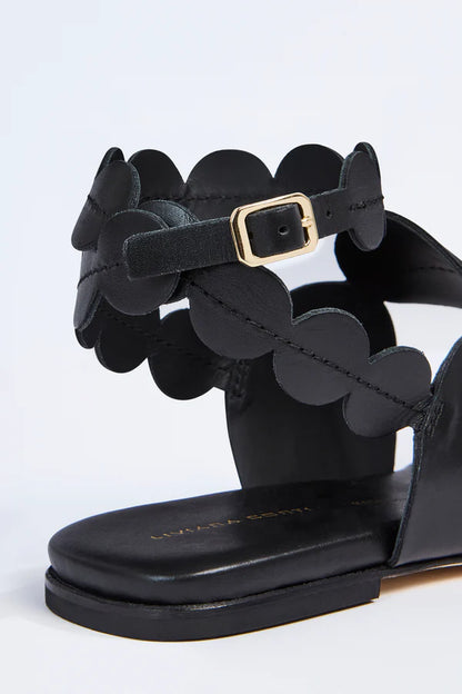 https://admin.shopify.com/store/gulieshop/products/15491875537245#:~:text=https%3A//www.gulieshop.it%20%E2%80%BA%20products%20%E2%80%BA%20l%2Dconti%2Dsandalo%2Dflat%2Ddots%2Da5sc26