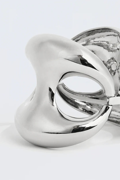 https://admin.shopify.com/store/gulieshop/products/15491875668317#:~:text=https%3A//www.gulieshop.it%20%E2%80%BA%20products%20%E2%80%BA%20l%2Dconti%2Dbracciale%2Dpolsino%2Da5sj10