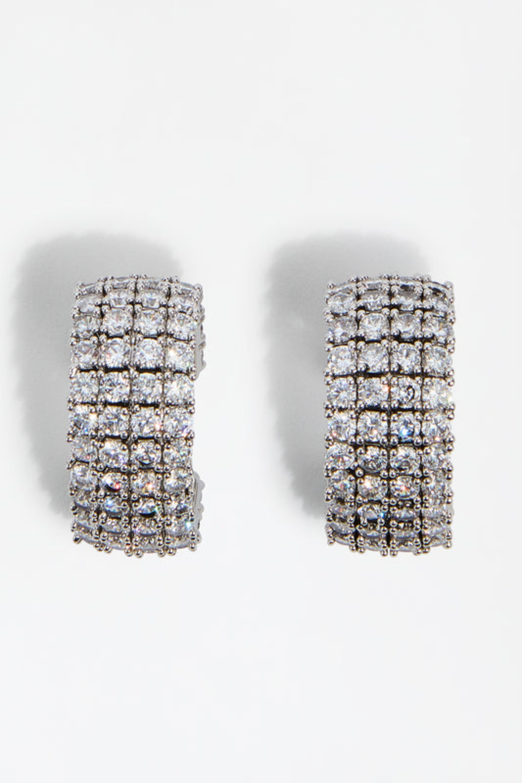 https://admin.shopify.com/store/gulieshop/products/16056964055389#:~:text=https%3A//www.gulieshop.it%20%E2%80%BA%20products%20%E2%80%BA%20l%2Dconti%2Dearcuff%2Dstephanie%2Da5wj50