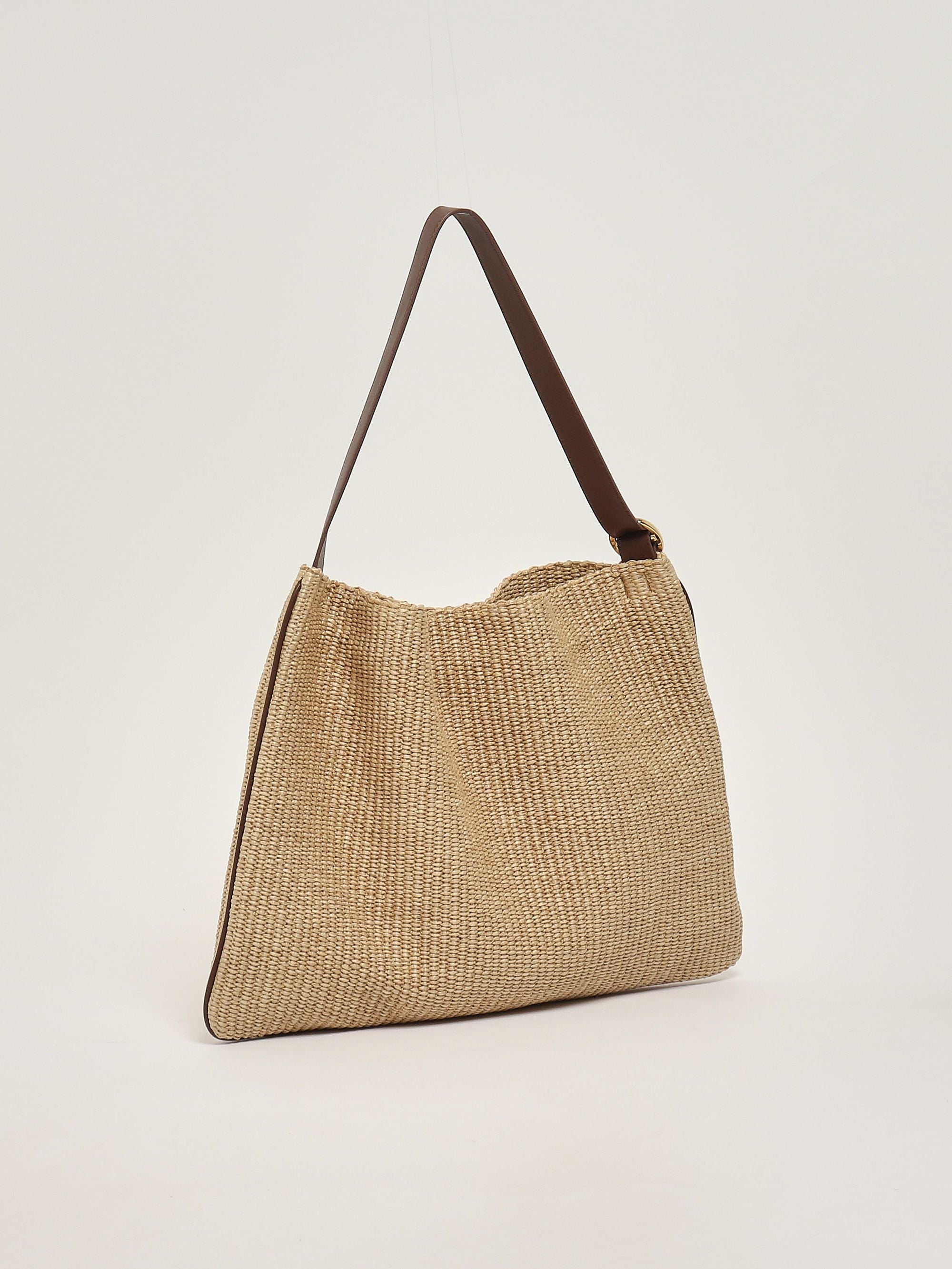 https://admin.shopify.com/store/gulieshop/products/16084830519645#:~:text=https%3A//www.gulieshop.it%20%E2%80%BA%20products%20%E2%80%BA%20orciani%2Dborsa%2Da%2Dspalla%2Din%2Dtessuto%2De%2Dpelle%2Db02195