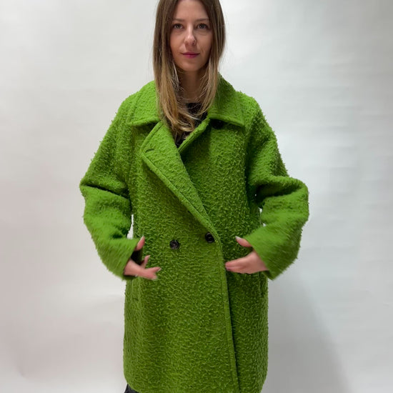 https://admin.shopify.com/store/gulieshop/products/14756464066909#:~:text=https%3A//www.gulieshop.it%20%E2%80%BA%20products%20%E2%80%BA%20v%2Dlab%2Dcappotto%2Din%2Dlana%2Dcasentino%2Dfw36621