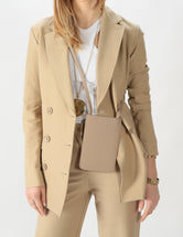 https://admin.shopify.com/store/gulieshop/products/8021719220462#:~:text=Invia-,MaxMara%20Leisure%20Porta%20smartphone%20Belluno,-Contenuto%20multimediale%201