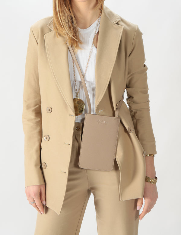 https://admin.shopify.com/store/gulieshop/products/8021719220462#:~:text=Invia-,MaxMara%20Leisure%20Porta%20smartphone%20Belluno,-Contenuto%20multimediale%201