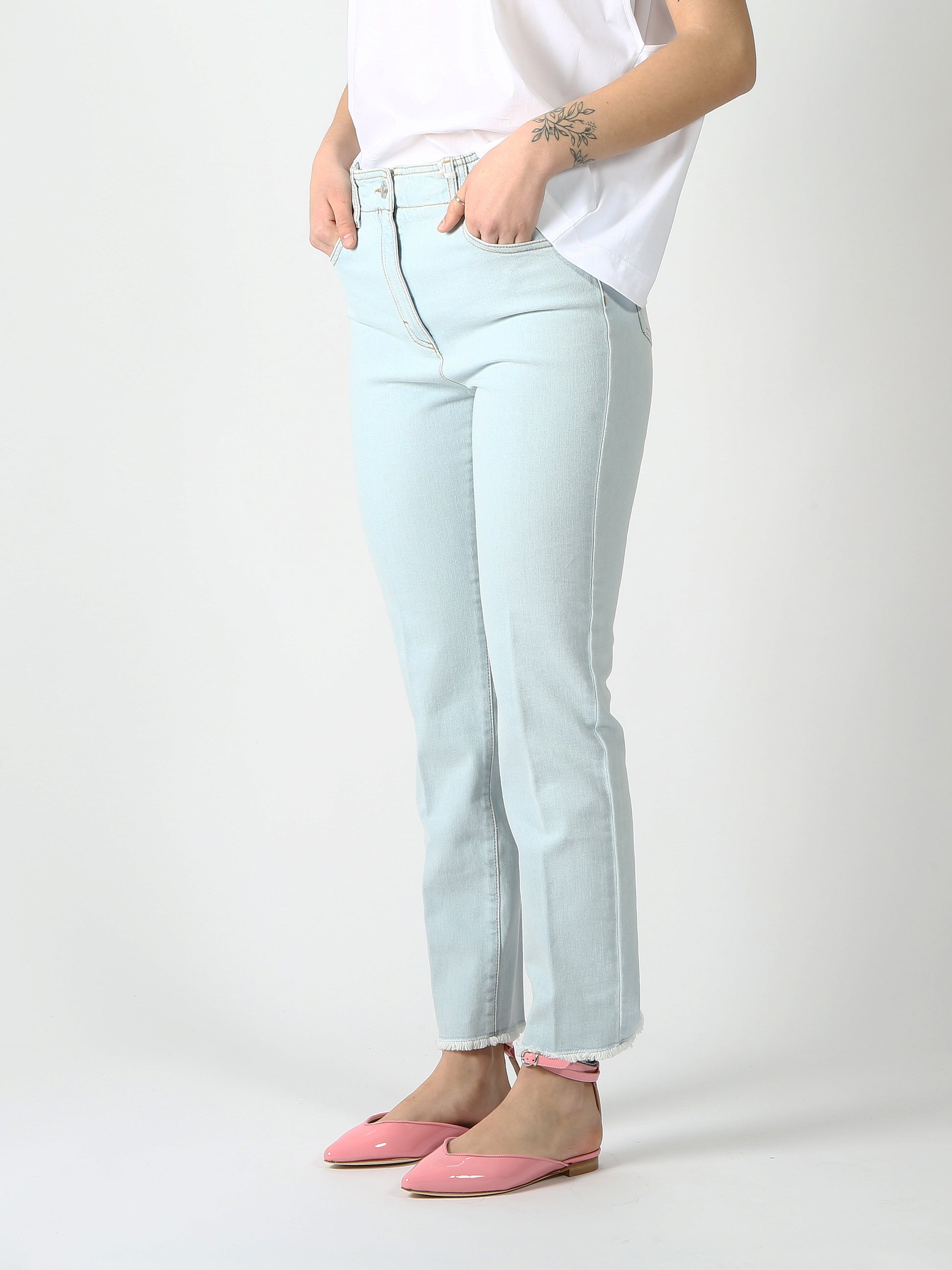 https://admin.shopify.com/store/gulieshop/products/7603682017518#:~:text=Invia-,Peserico%20Jeans%20P04977LX,-Contenuto%20multimediale%201