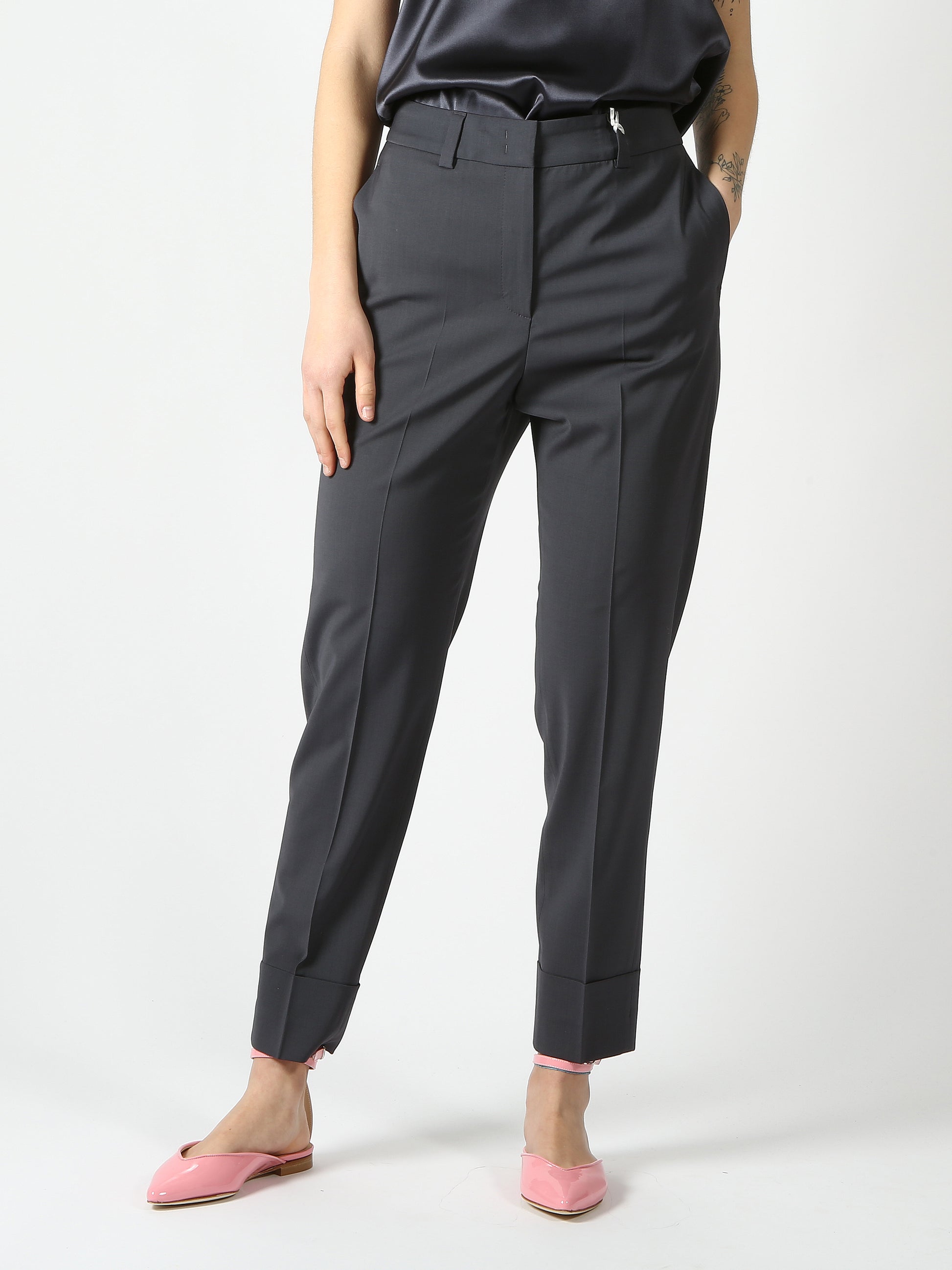 https://admin.shopify.com/store/gulieshop/products/7603681296622#:~:text=Invia-,Peserico%20Pantalone%20P04571Z,-Contenuto%20multimediale%201