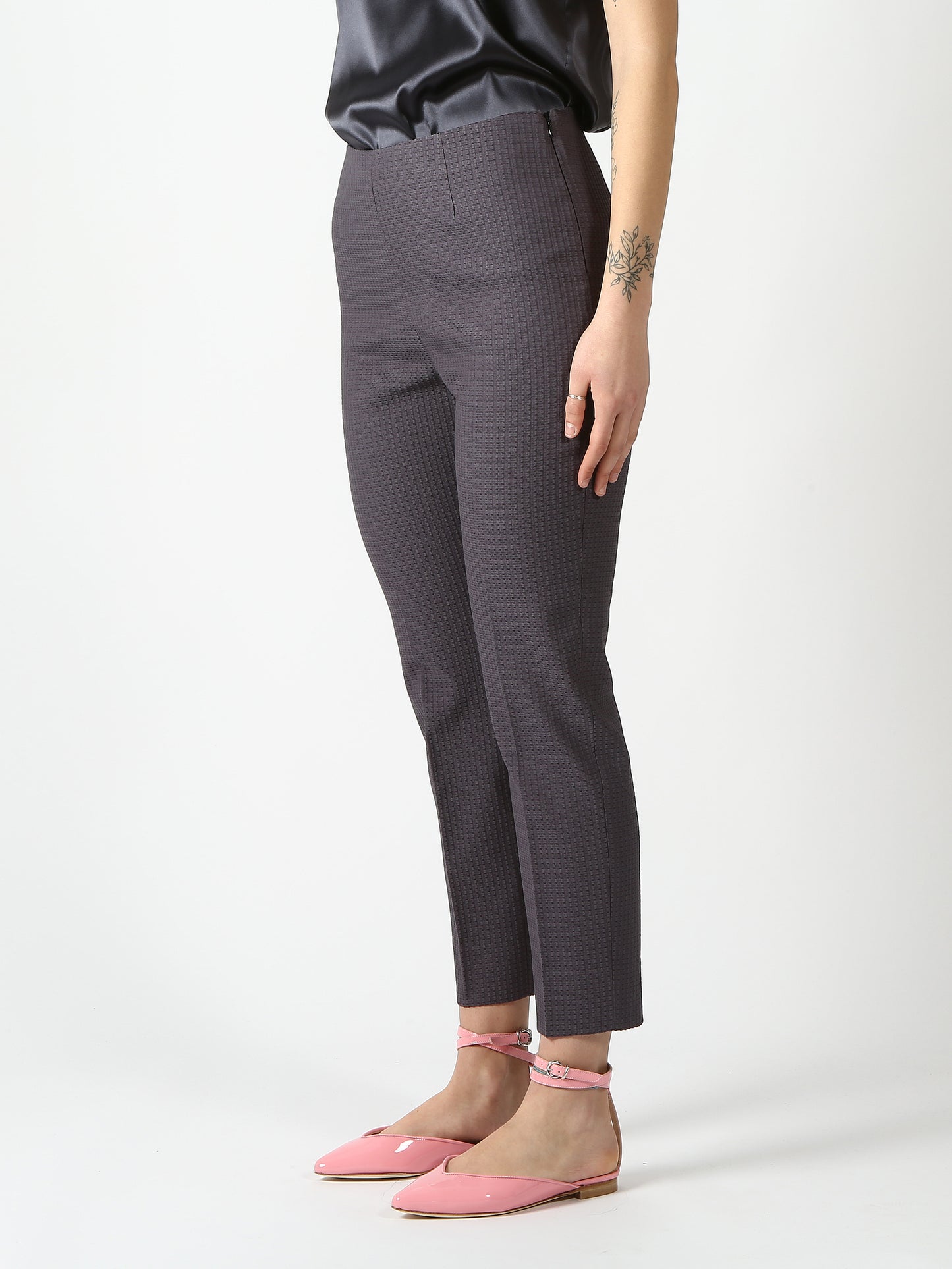 https://admin.shopify.com/store/gulieshop/products/7603681558766#:~:text=Invia-,Peserico%20Pantalone%20PH4863,-Contenuto%20multimediale%201