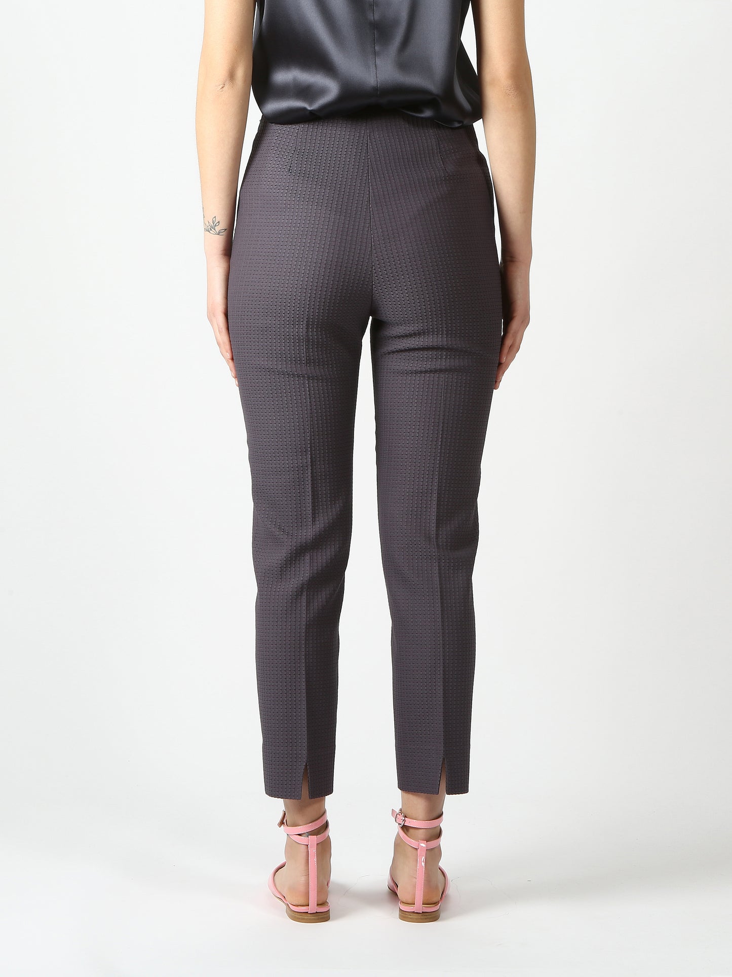 https://admin.shopify.com/store/gulieshop/products/7603681558766#:~:text=Invia-,Peserico%20Pantalone%20PH4863,-Contenuto%20multimediale%201