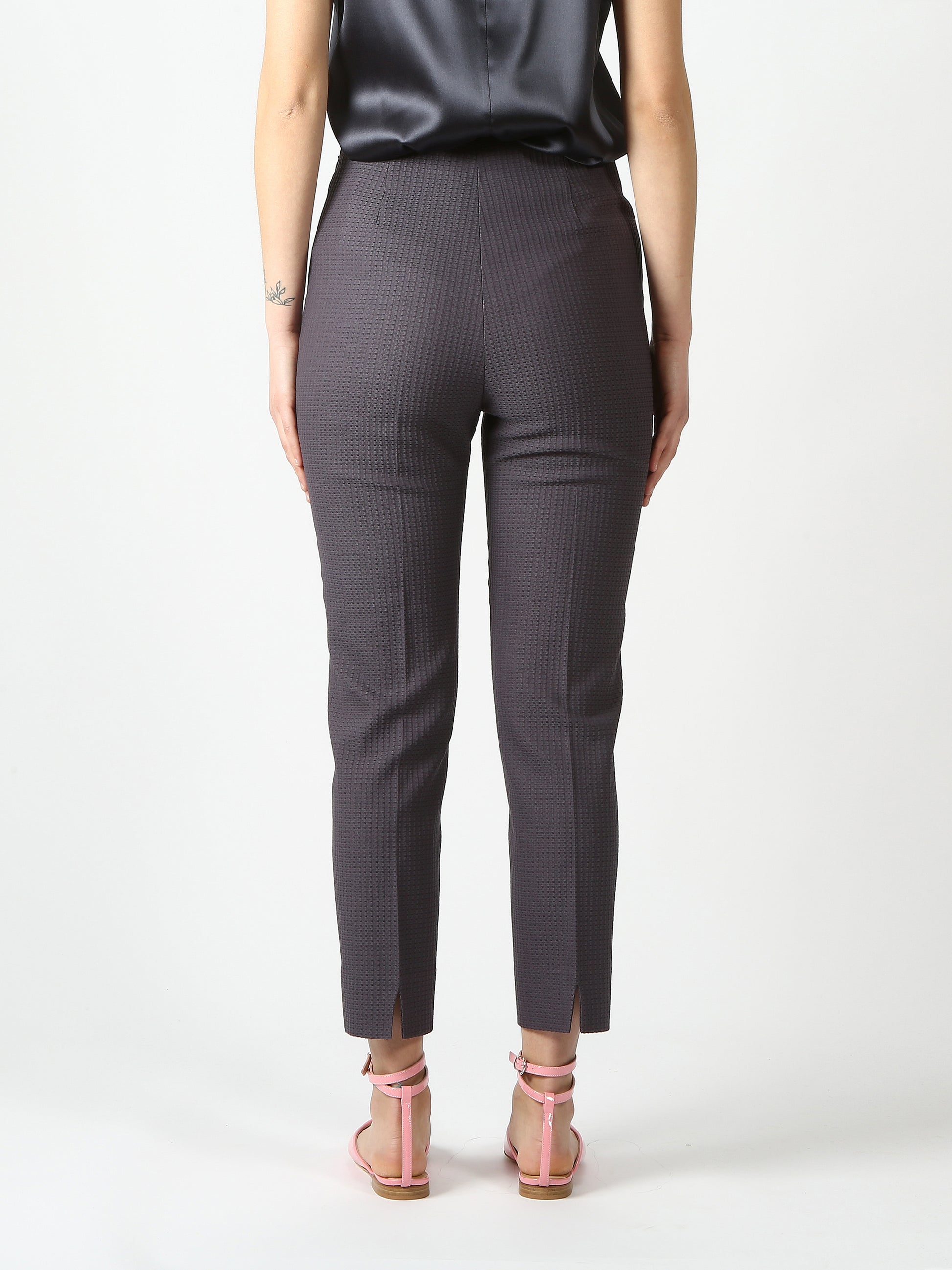 https://admin.shopify.com/store/gulieshop/products/7603681558766#:~:text=Invia-,Peserico%20Pantalone%20PH4863,-Contenuto%20multimediale%201