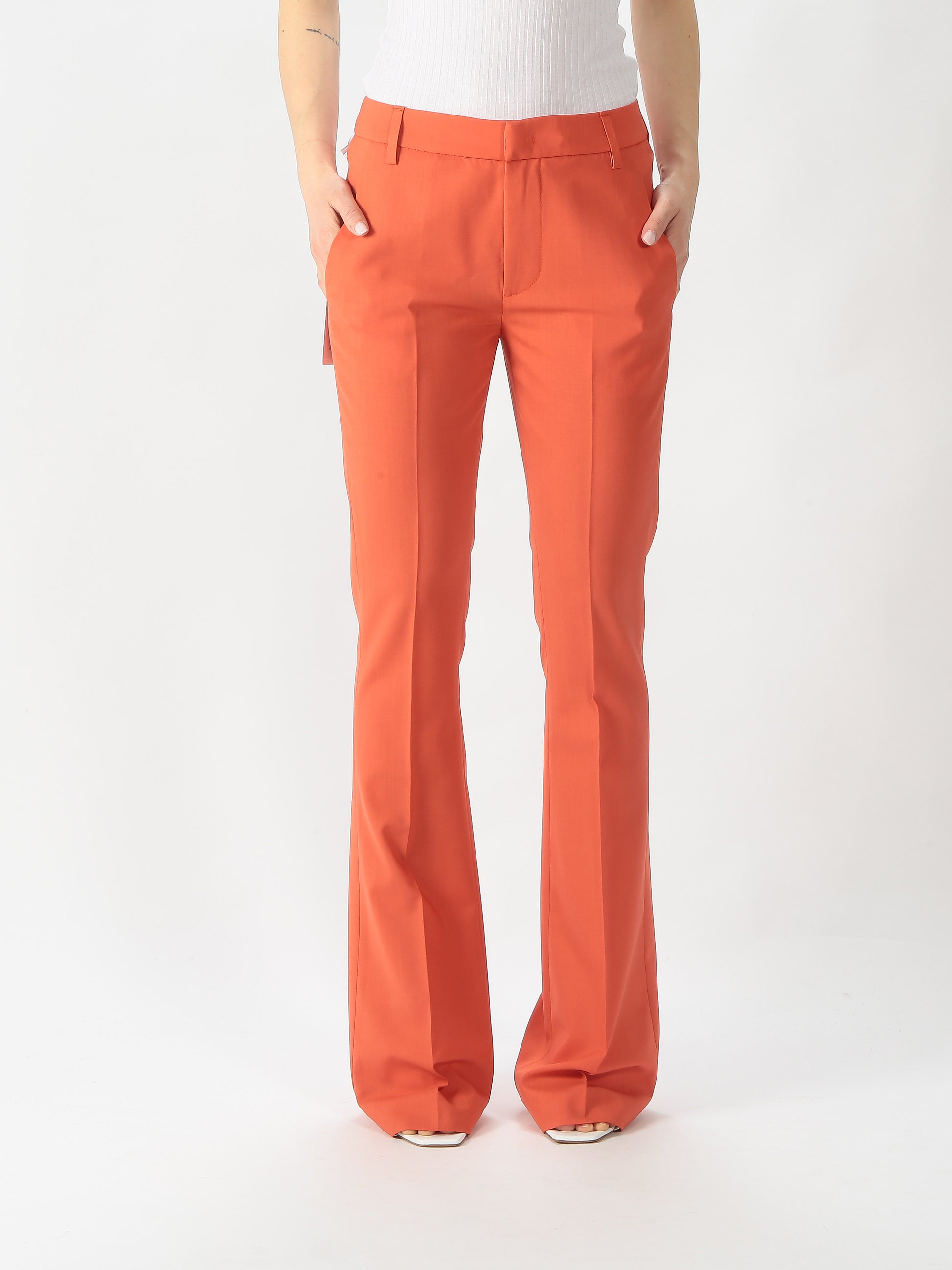 https://admin.shopify.com/store/gulieshop/products/8038744654062#:~:text=Invia-,Dondup%20Pantalone%20bootcut%20Lexi%20DP531WS0111DXXX212,-Contenuto%20multimediale%201