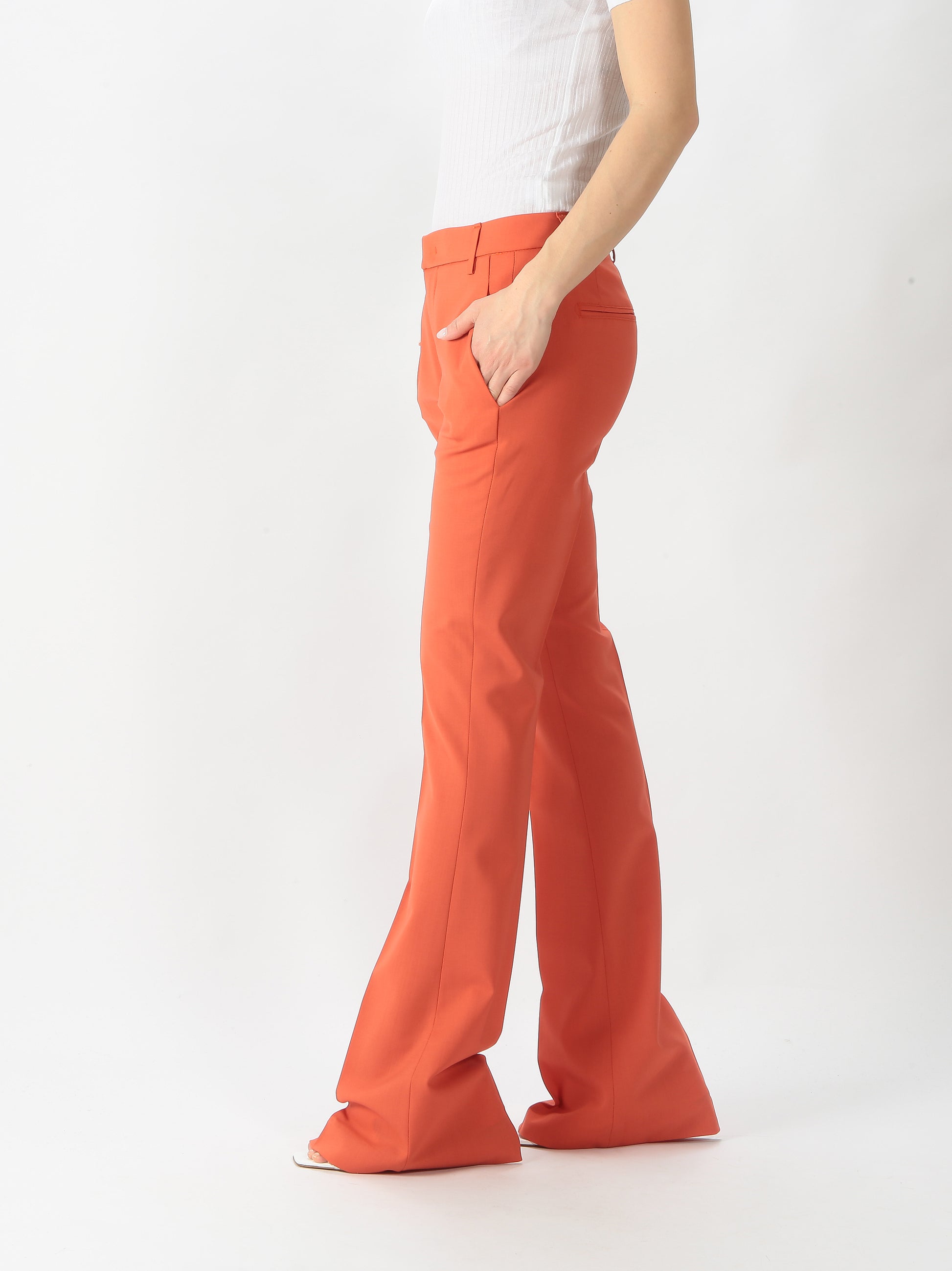 https://admin.shopify.com/store/gulieshop/products/8038744654062#:~:text=Invia-,Dondup%20Pantalone%20bootcut%20Lexi%20DP531WS0111DXXX212,-Contenuto%20multimediale%201