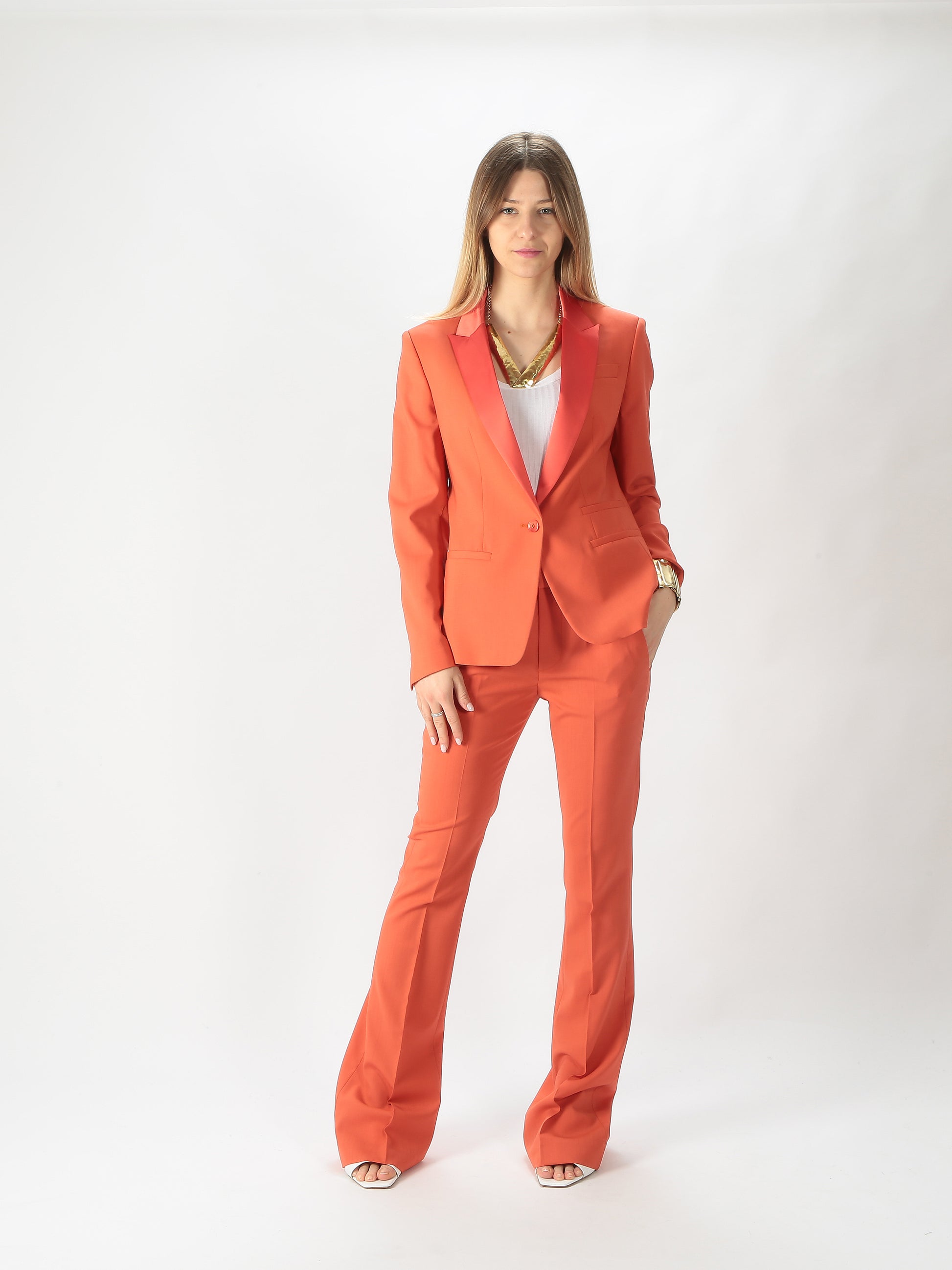 https://admin.shopify.com/store/gulieshop/products/8038744654062#:~:text=Invia-,Dondup%20Pantalone%20bootcut%20Lexi%20DP531WS0111DXXX212,-Contenuto%20multimediale%201