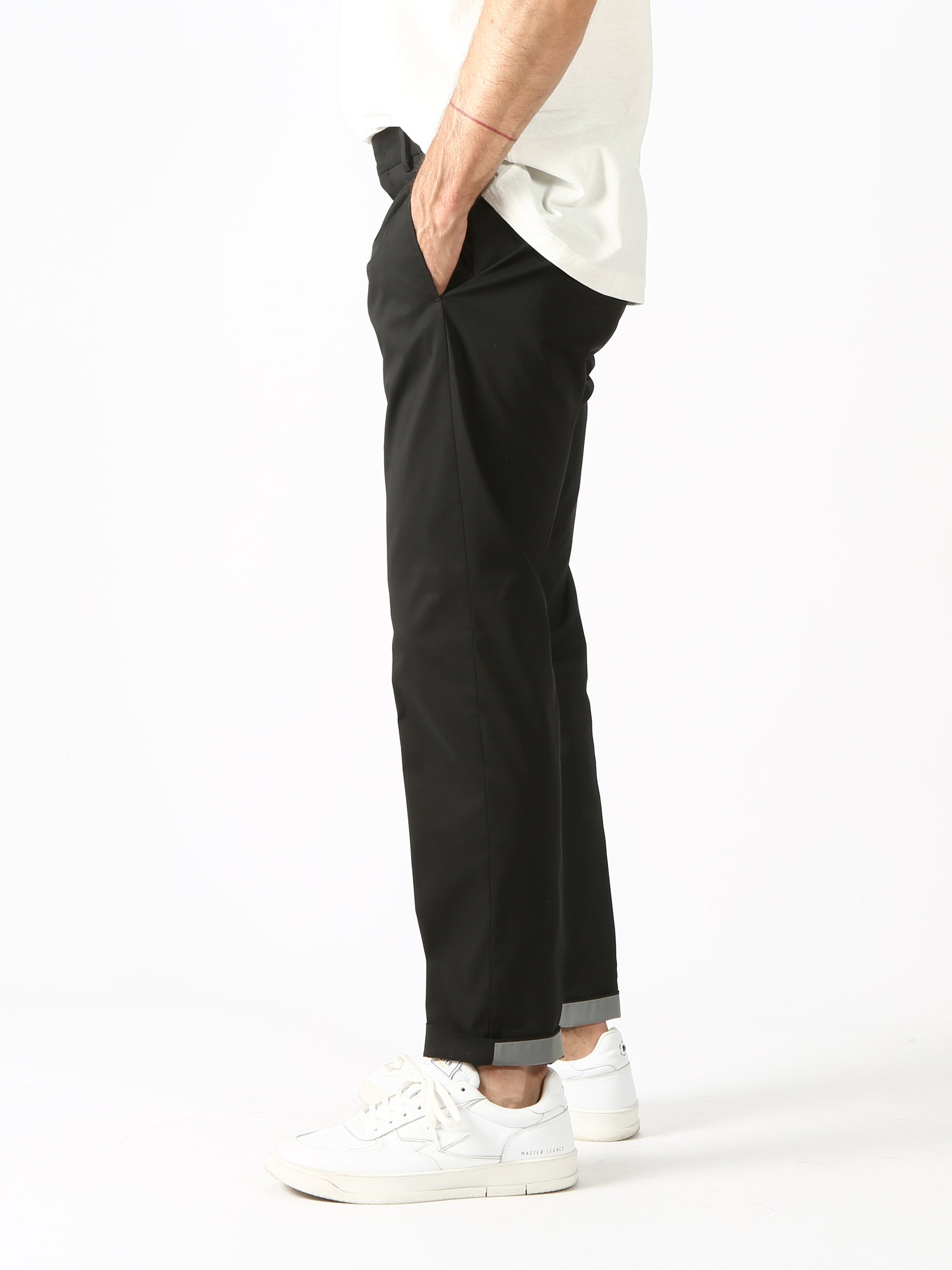https://admin.shopify.com/store/gulieshop/products/7697784209646#:~:text=Invia-,P.T%20Torino%20Pantalone%20KLT%20NU56,-Contenuto%20multimediale%201