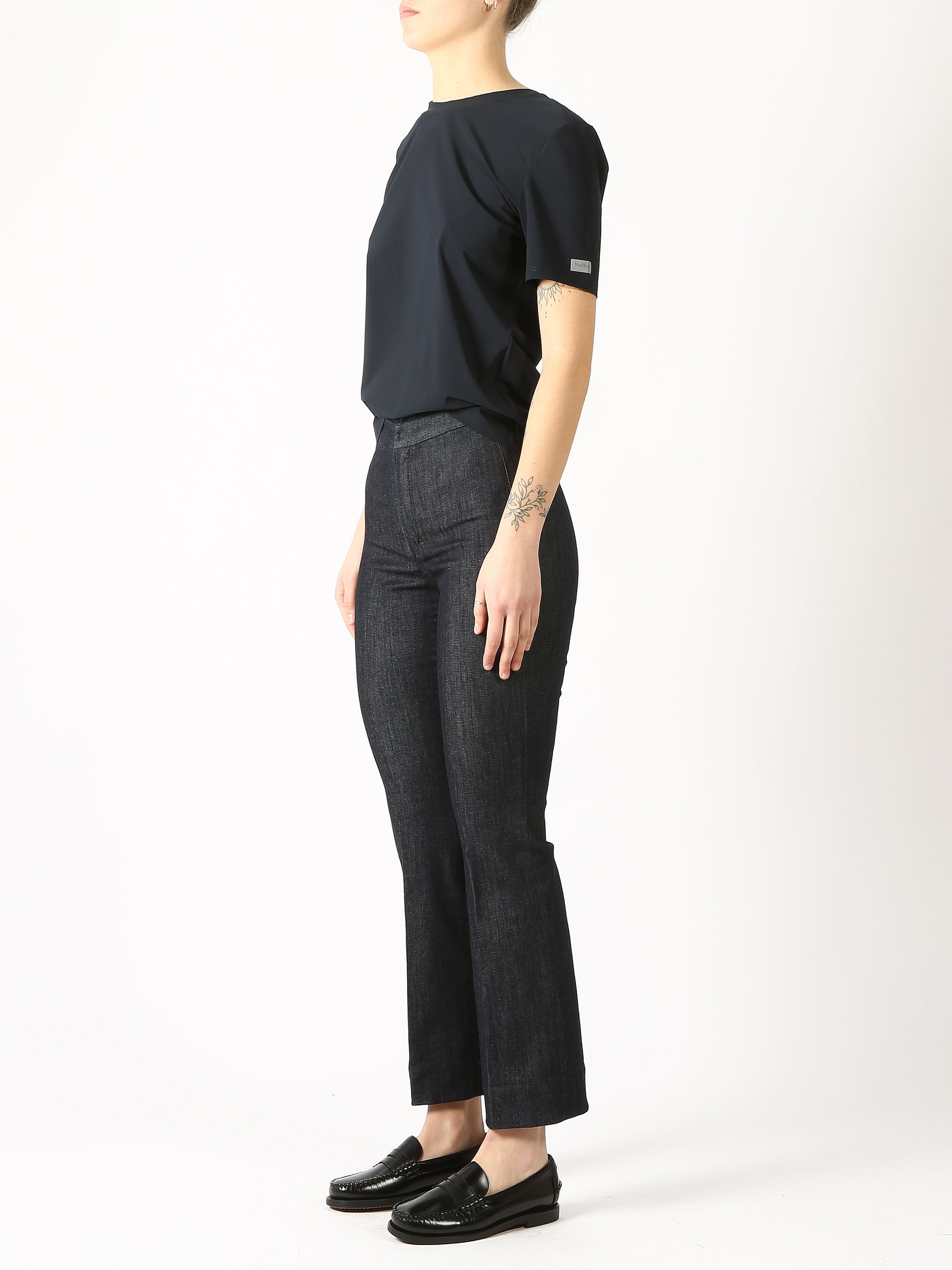 https://admin.shopify.com/store/gulieshop/products/7609875955950#:~:text=Invia-,MaxMara%20T%2Dshirt%20Hello,-Contenuto%20multimediale%201