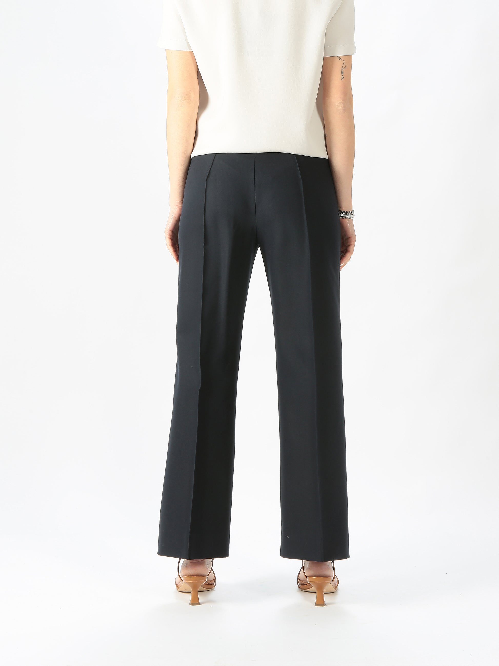 https://admin.shopify.com/store/gulieshop/products/8025895567598#:~:text=Invia-,%27S%20MaxMara%20Pantalone%20stretch%20gamba%20larga%20Totem,-Contenuto%20multimediale%201